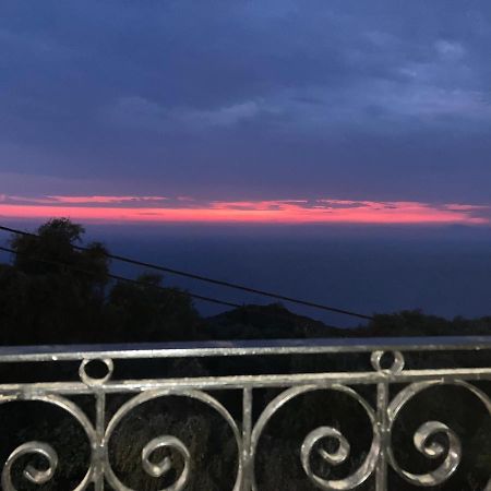 Dielino Amazing Sunset View Pentati Luaran gambar